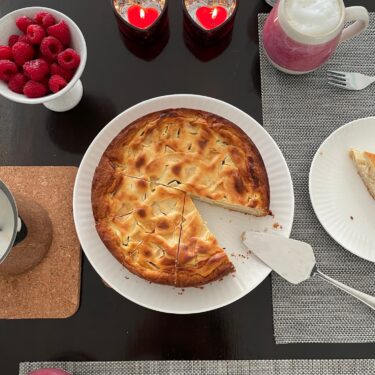 【道草日記】バレンタインデーのアップルチーズケーキ（ドイツのケーキ）